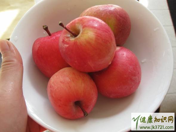 女性吃苹果有什么好处苹果对女性健康有什么用插图1