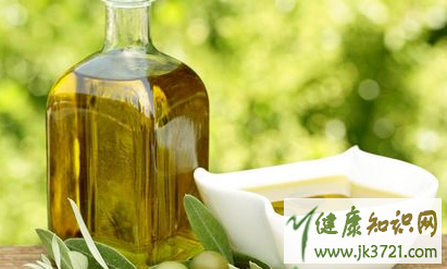 冬季女性脸部补水方法办公室女性补水食物插图2 冬季女性脸部补水方法办公室女性补水食物插图2