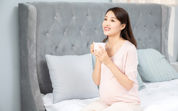 孕妇梦见黄狗预示着什么 梦见小狗是生男孩还是生女孩