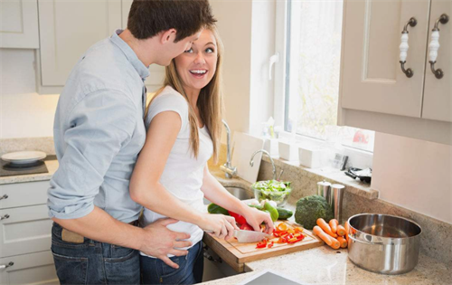 备孕生女孩的小妙招有哪些？女性多吃酸性男性多吃碱性