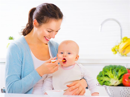 怎样判断是否是厌奶期？如何帮助宝宝快速度过厌奶期插图1