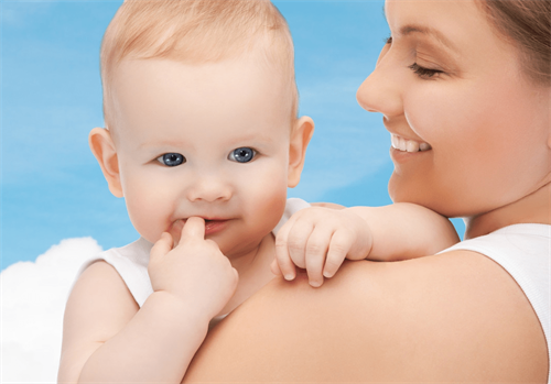 宝宝吐奶频繁是什么原因？和胃肠功能有没有关系插图1