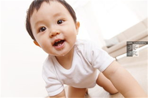 小儿高热抽搐如何治疗？小儿高热抽搐有后遗症吗