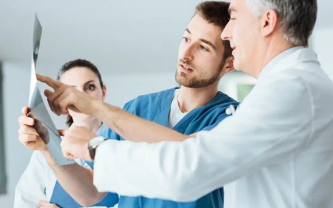 疤痕子宫厚度1.6毫米，到底有多薄？需要住院吗？