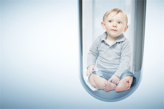 为何越来越多同性伴侣赴海外试管？背后真相值得深思