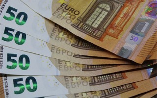 2.怀孕初期禁止吃什么食物好呢？怀孕期间要注意什么