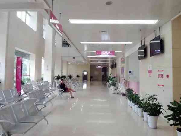 成都做试管婴儿的机构有哪些？费用大概是多少？